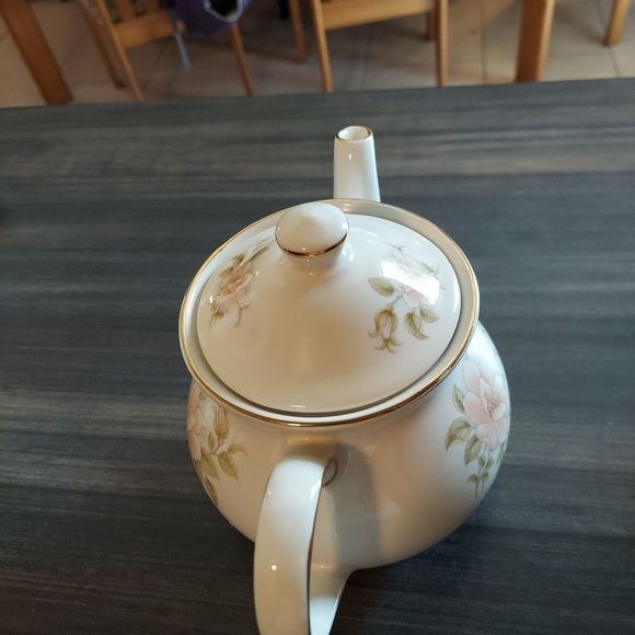 Vintage Sadler Floral Teapot - Picture 7 of 7